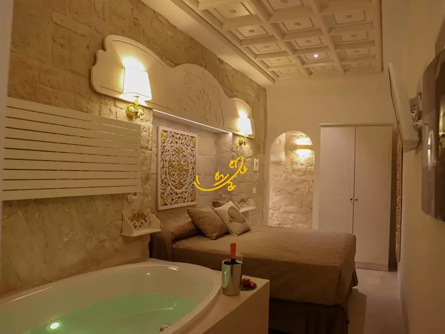 Immagine 18 di Residence in vendita  in Largo Sant'Angelo a Monopoli