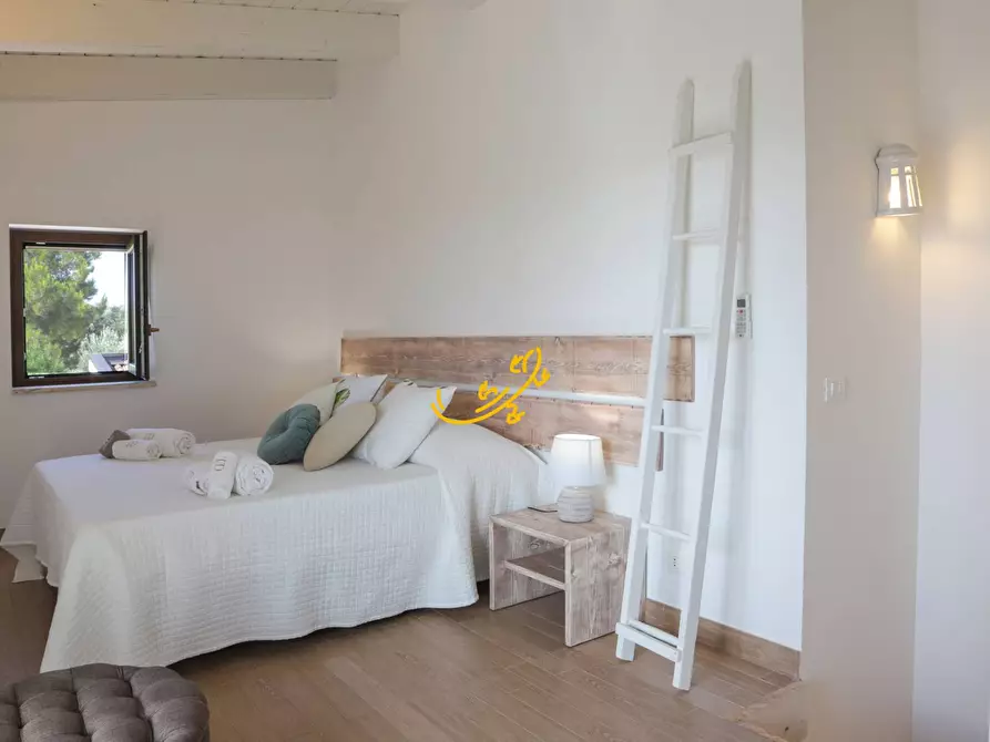 Immagine 15 di Baita in vendita  in Via Alberobello a Castellana Grotte