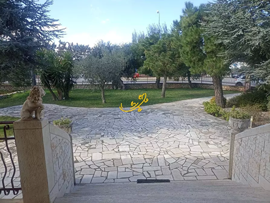 Immagine 34 di Villa in vendita  in Via Cozze a Conversano