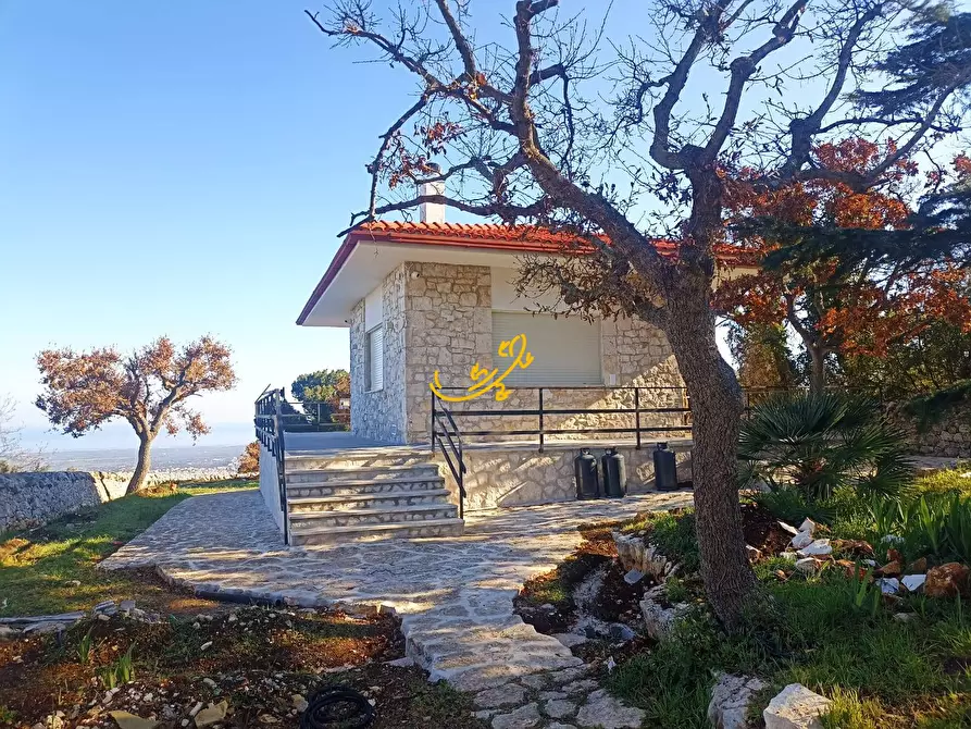 Immagine 22 di Villa in vendita  in Contrada Tumbinno a Adelfia