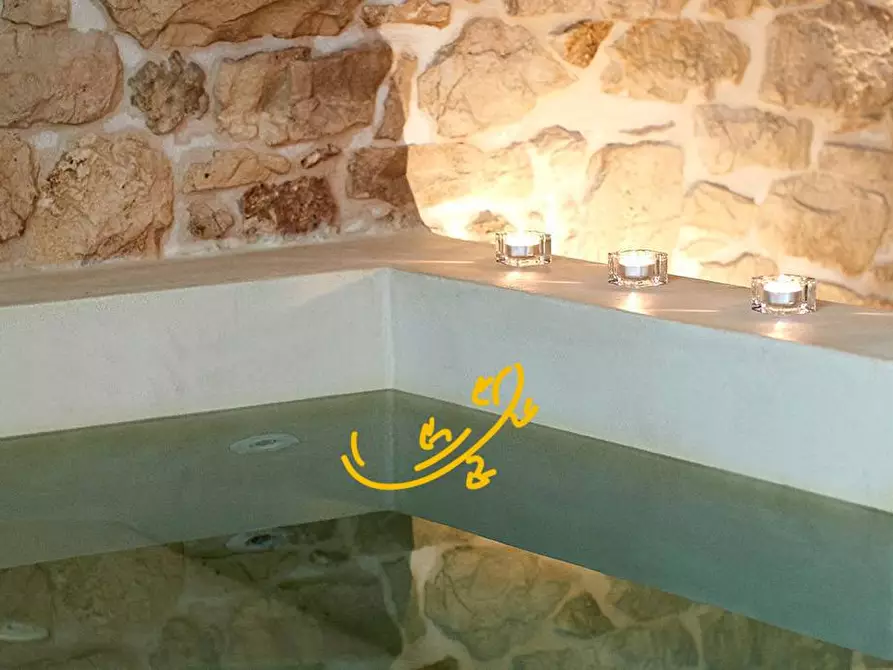 Immagine 41 di Residence in vendita  in Via Giuseppe Valentino a Conversano