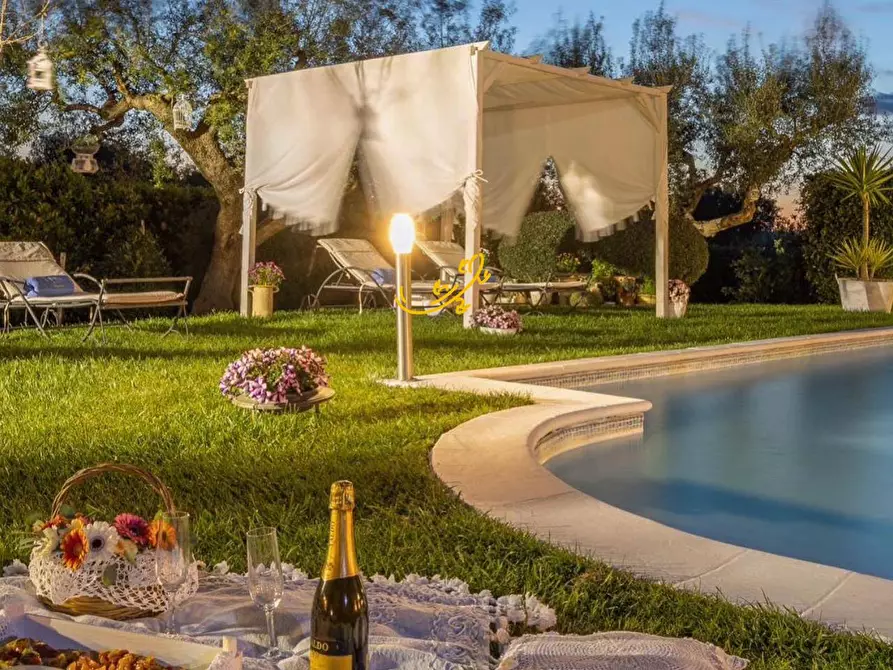 Immagine 14 di Baita in vendita  in C.Da Rosatella a Castellana Grotte