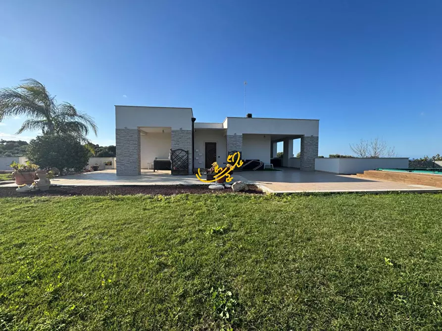 Immagine 2 di Villa in vendita  in Via Conversano a Polignano A Mare