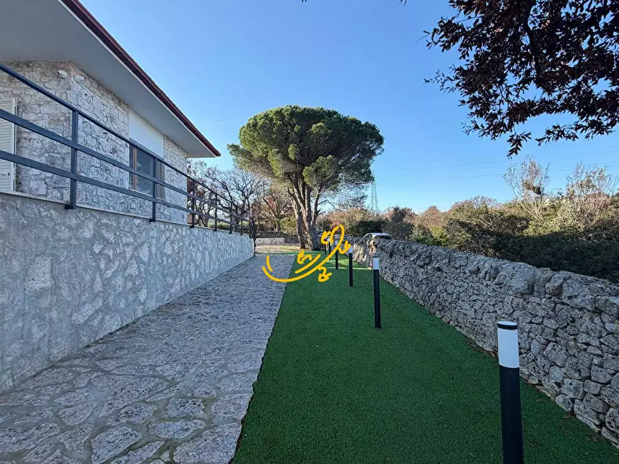 Immagine 8 di Villa in vendita  in Contrada Tumbinno a Adelfia