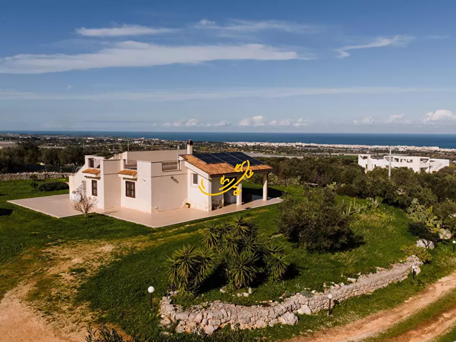 Immagine 1 di Villa in vendita  in Strada Comunale Fondo delle rose a Polignano A Mare