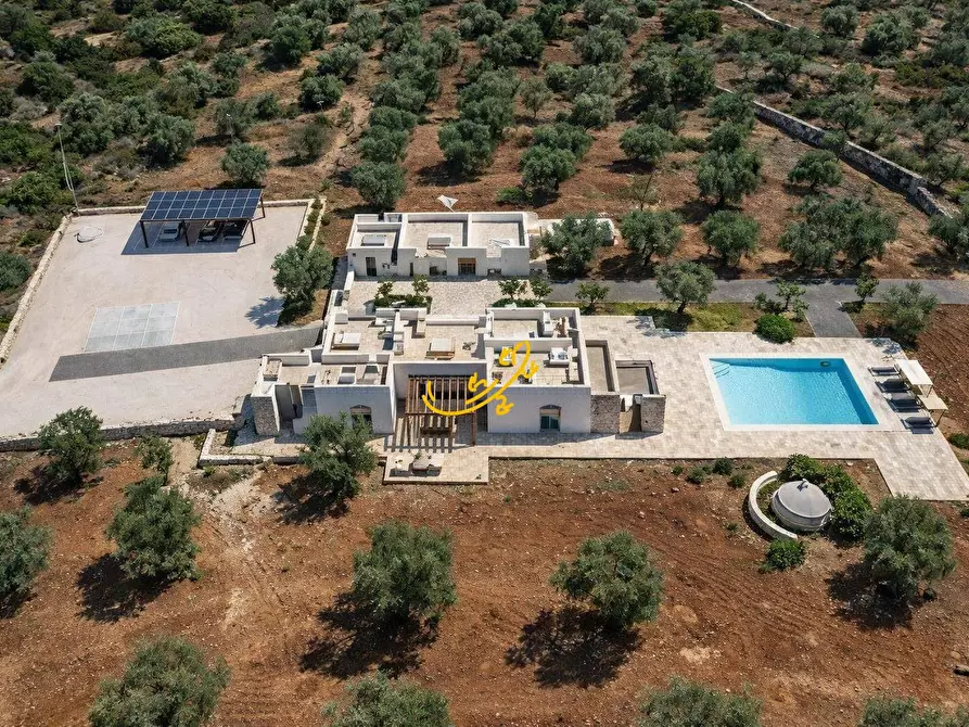 Immagine 1 di Rustico / casale in vendita  in Contrada Boccadoro a Ostuni