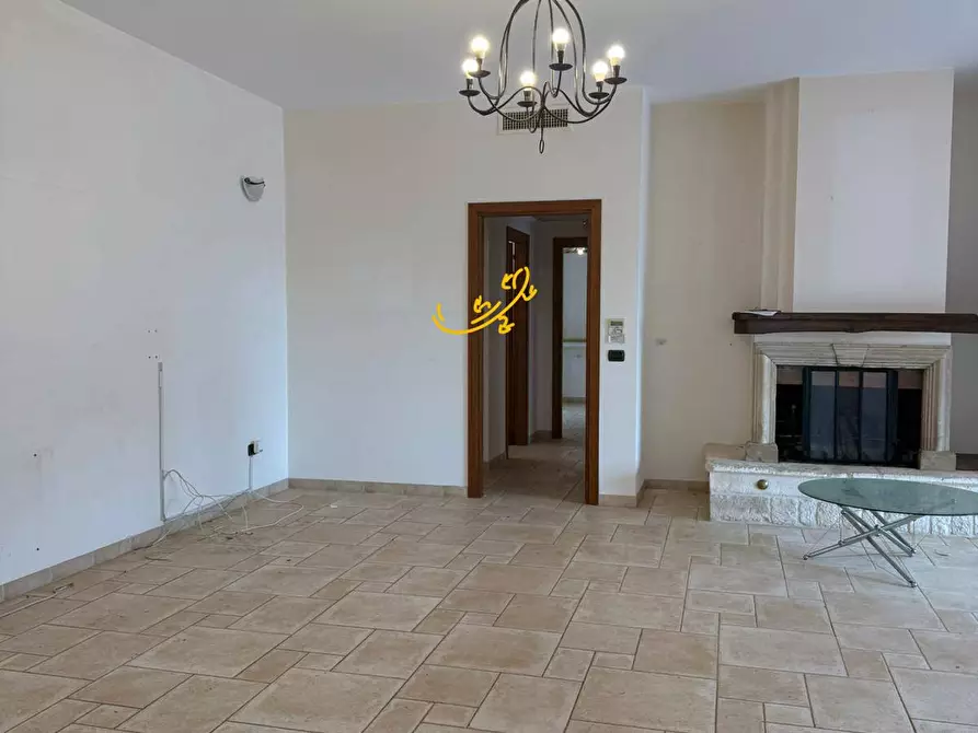 Immagine 4 di Villa in vendita  in Piazza Luigi Pirandello a Alberobello