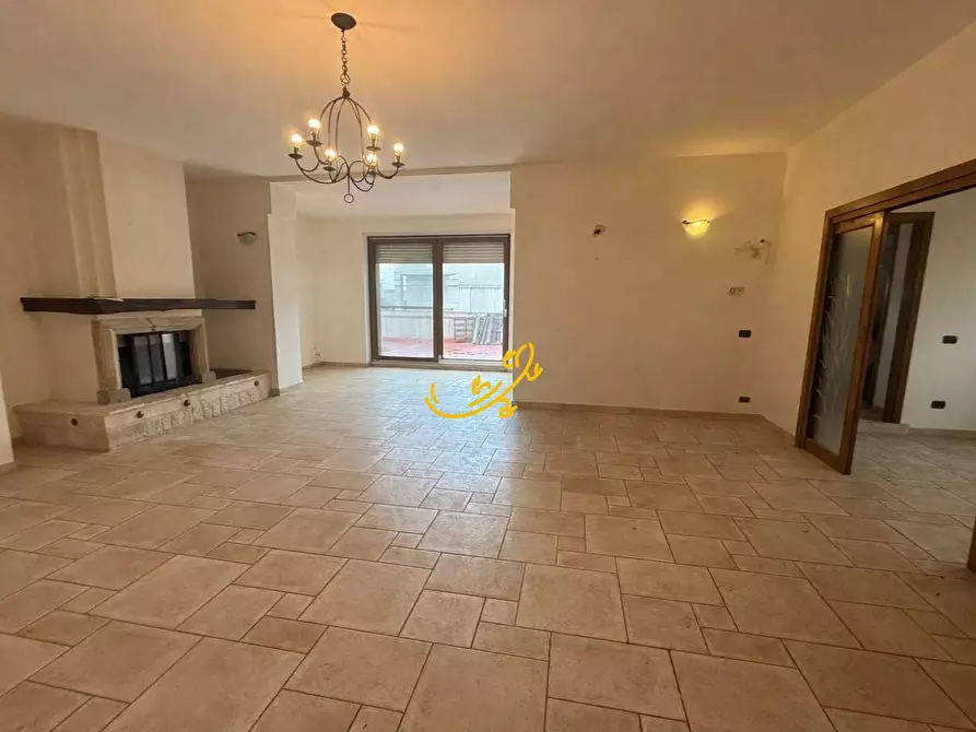 Immagine 3 di Villa in vendita  in Piazza Luigi Pirandello a Alberobello