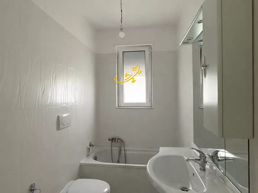 Immagine 34 di Casa semindipendente in vendita  in S.C. Pozzo Cuccù a Castellana Grotte