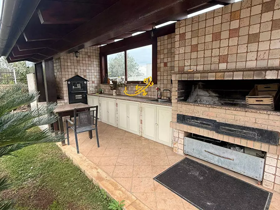 Immagine 43 di Casa semindipendente in vendita  in S.C. Pozzo Cuccù a Castellana Grotte