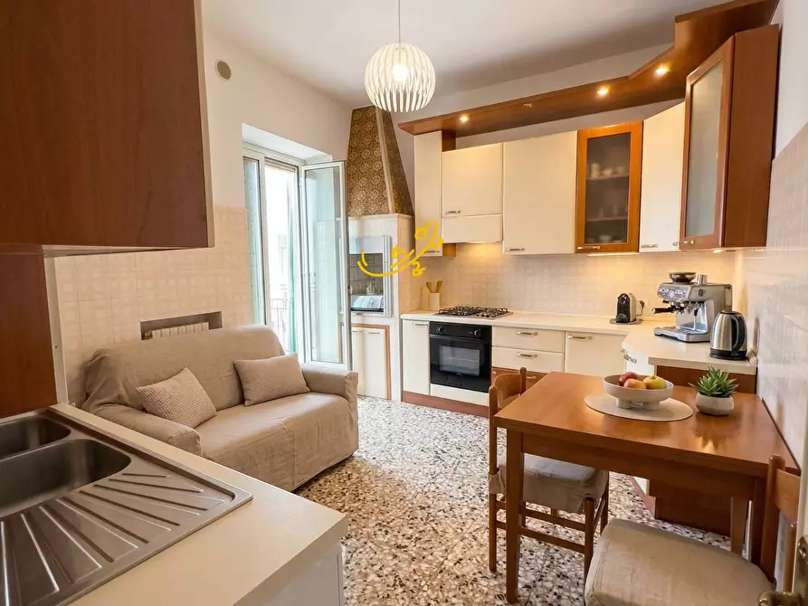 Immagine 3 di Appartamento in vendita  in Via Fratelli Rosselli a Fasano