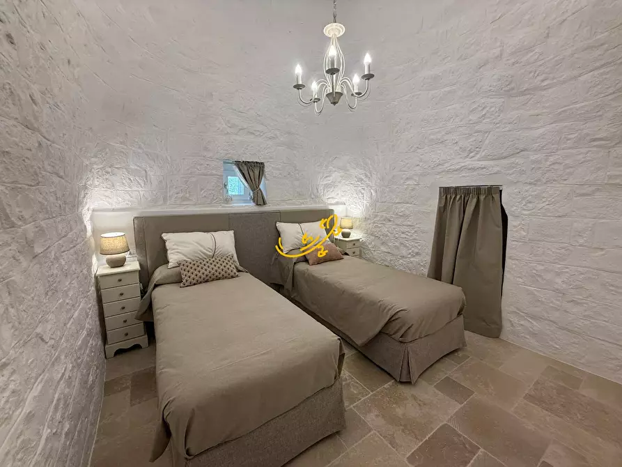 Immagine 14 di Baita in vendita  in STRADA COMUNALE 198-4 C. da Pellegrini a Locorotondo