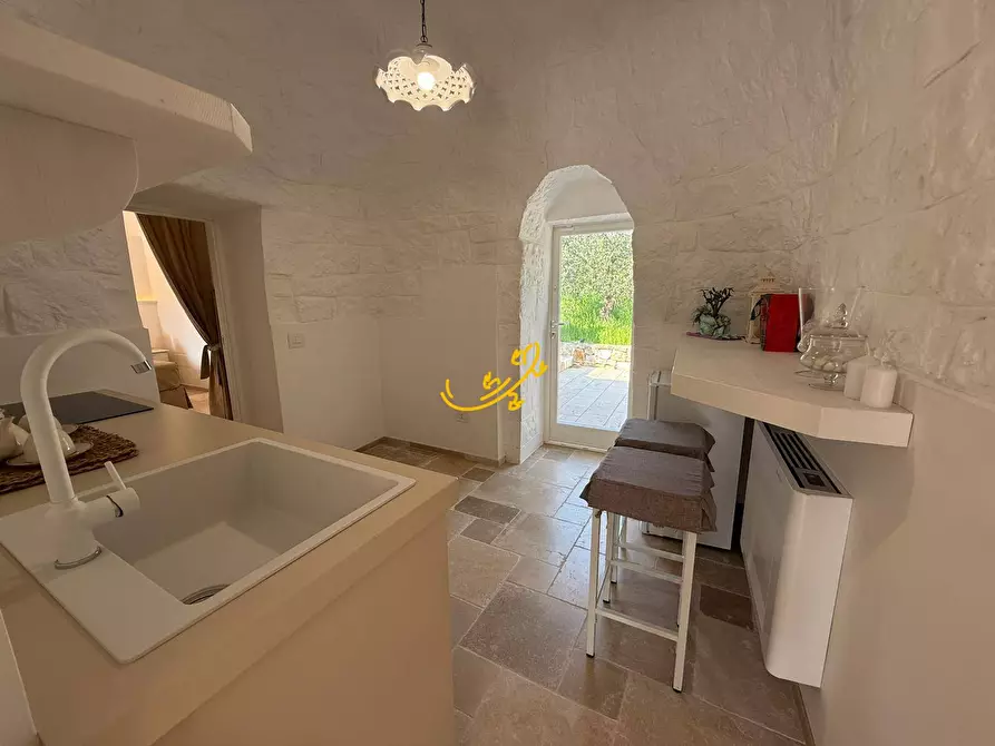 Immagine 15 di Baita in vendita  in STRADA COMUNALE 198-4 C. da Pellegrini a Locorotondo