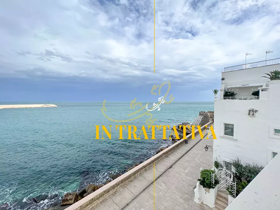 Immagine 1 di Appartamento in vendita  in Largo Castello a Monopoli