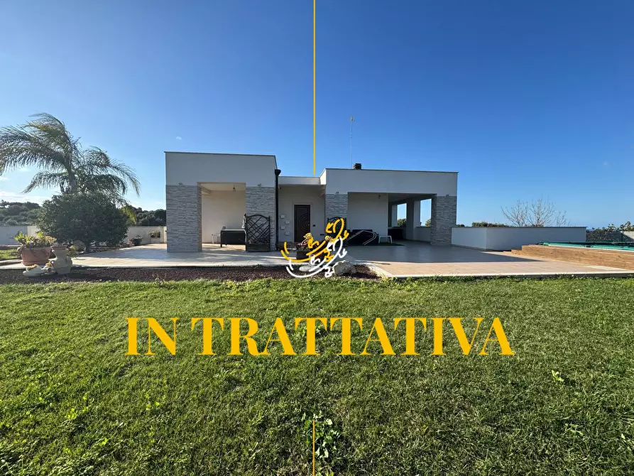 Immagine 1 di Villa in vendita  in Via Conversano a Polignano A Mare