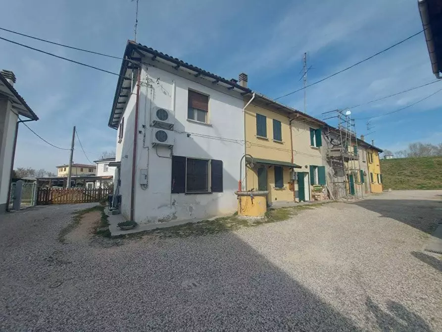 Immagine 4 di Villetta a schiera in vendita  in via confine inferiore 125 a Molinella