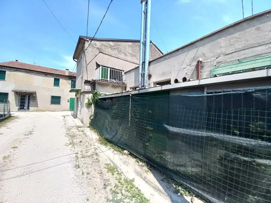 Immagine 61 di Casa indipendente in vendita  a Ferrara