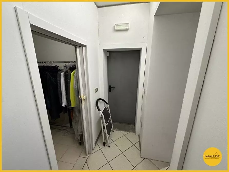 Immagine 23 di Locale commerciale in affitto  a Molinella