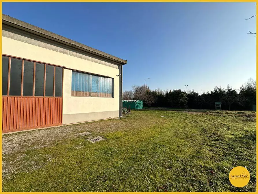 Immagine 57 di Villetta a schiera in vendita  a Molinella