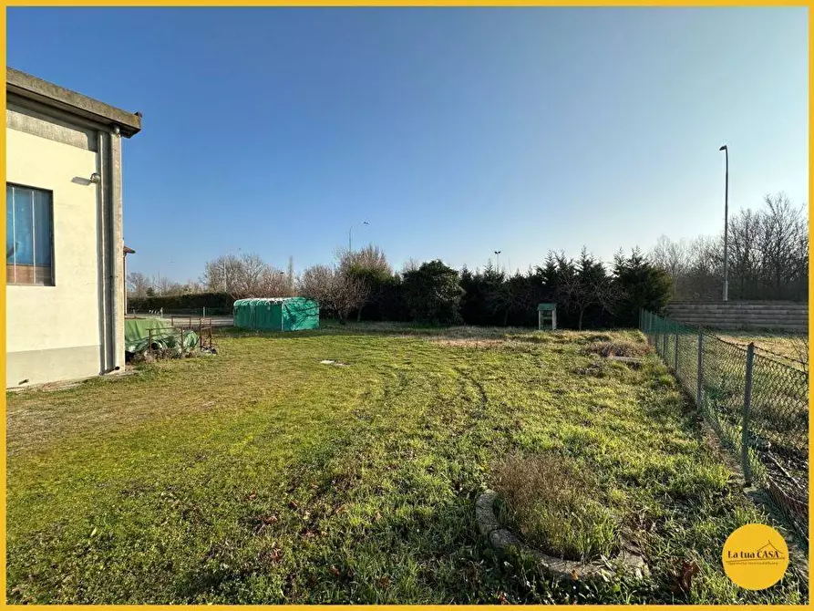 Immagine 58 di Villetta a schiera in vendita  a Molinella