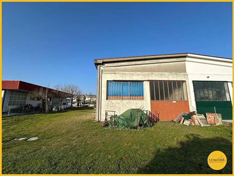 Immagine 60 di Villetta a schiera in vendita  a Molinella