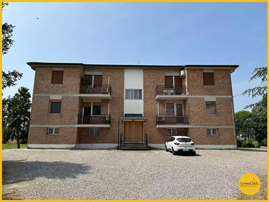 Immagine 11 di Appartamento in vendita  a Molinella