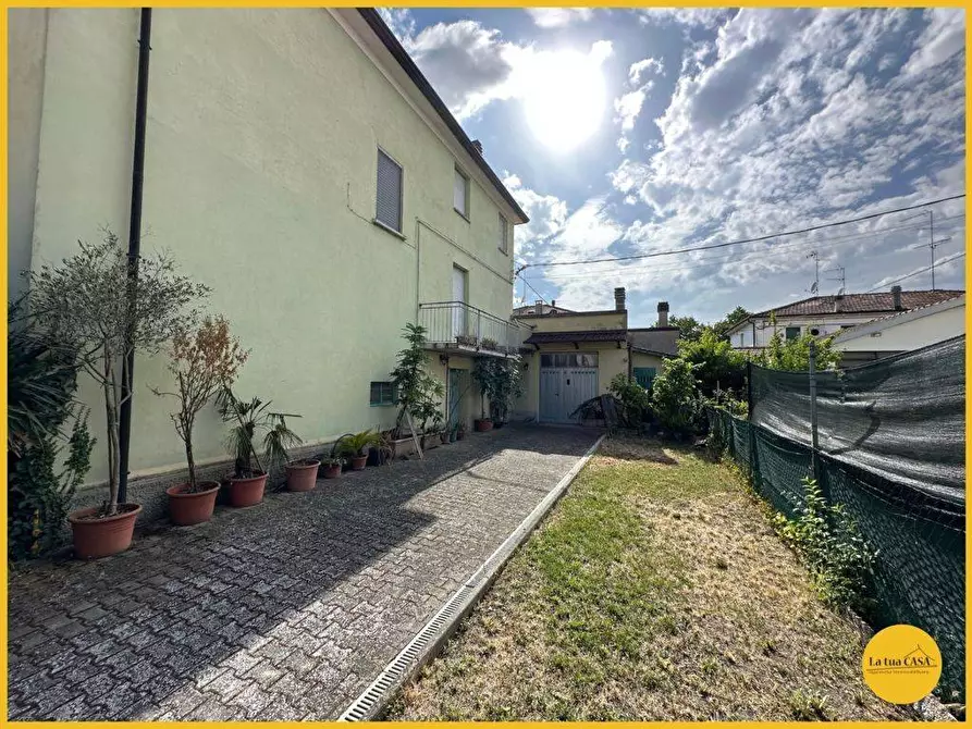 Immagine 10 di Villetta a schiera in vendita  a Molinella