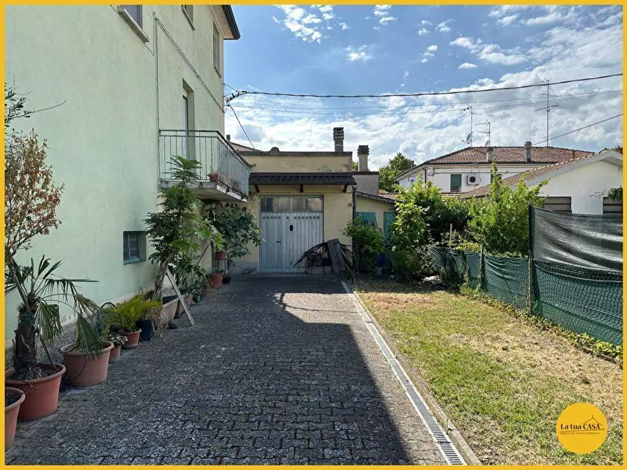 Immagine 11 di Villetta a schiera in vendita  a Molinella