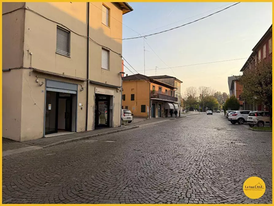 Immagine 7 di Locale commerciale in affitto  a Molinella