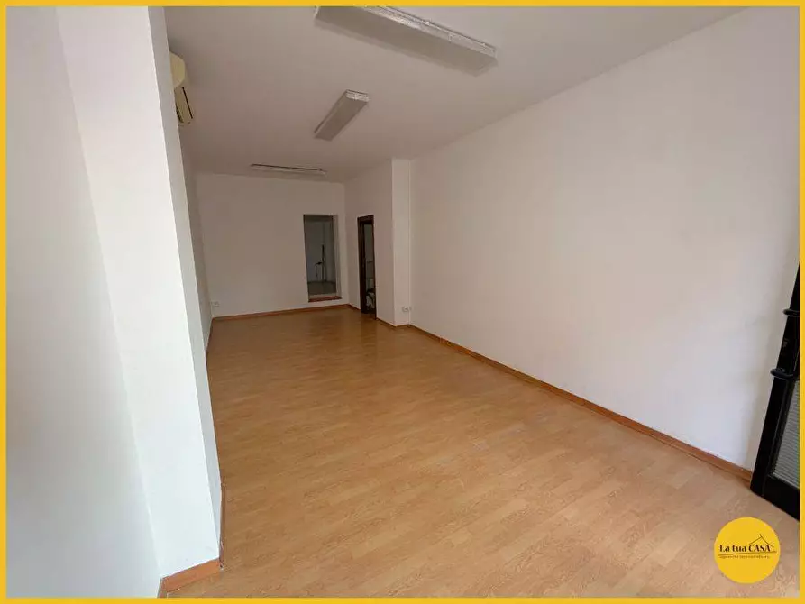 Immagine 10 di Locale commerciale in affitto  a Molinella