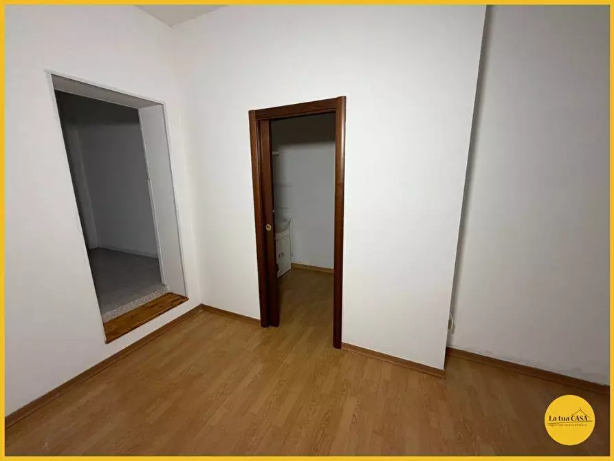 Immagine 13 di Locale commerciale in affitto  a Molinella