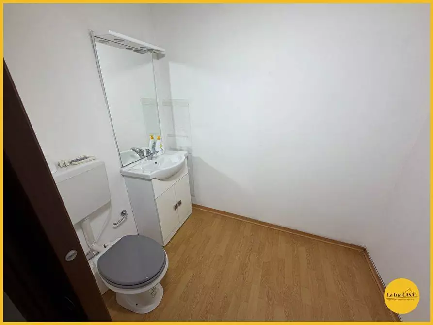 Immagine 15 di Locale commerciale in affitto  a Molinella