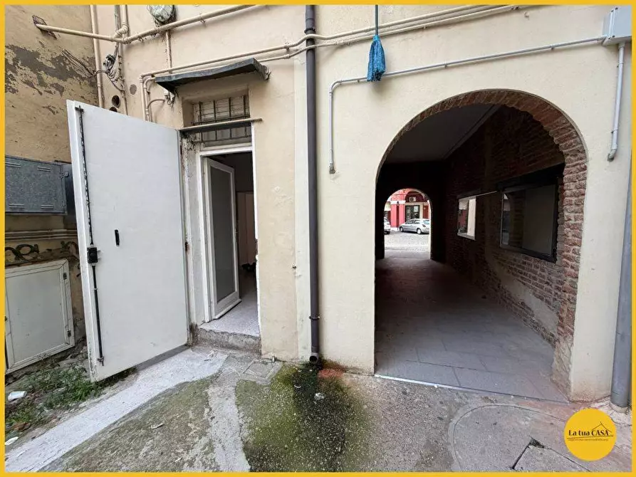 Immagine 22 di Locale commerciale in affitto  a Molinella