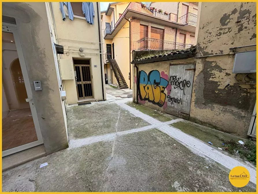 Immagine 23 di Locale commerciale in affitto  a Molinella