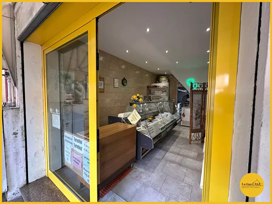 Immagine 15 di Locale commerciale in vendita  in Corso Giuseppe Mazzini 193 a Molinella