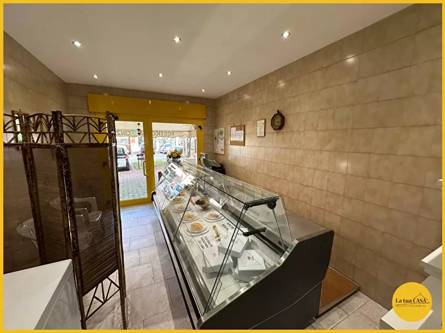 Immagine 17 di Locale commerciale in vendita  in Corso Giuseppe Mazzini 193 a Molinella