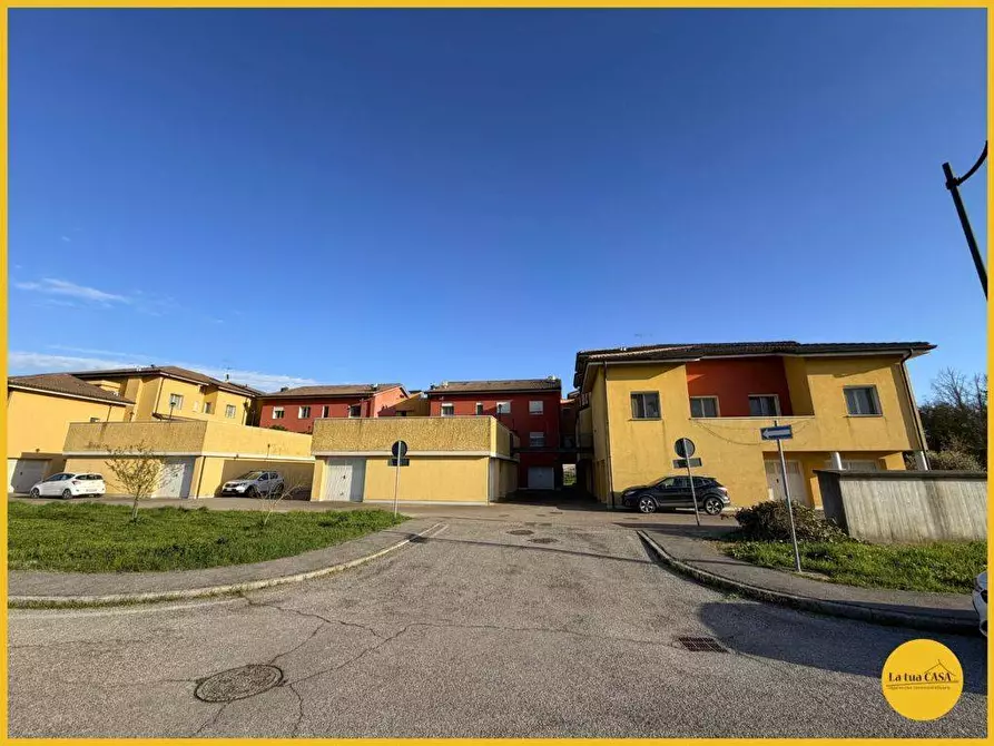 Immagine 12 di Appartamento in vendita  in Via Orlana Fallaci 27 a Molinella