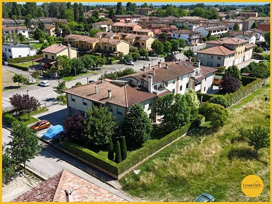Immagine 8 di Appartamento in vendita  in Via Giacomo Puccini 9 a Budrio