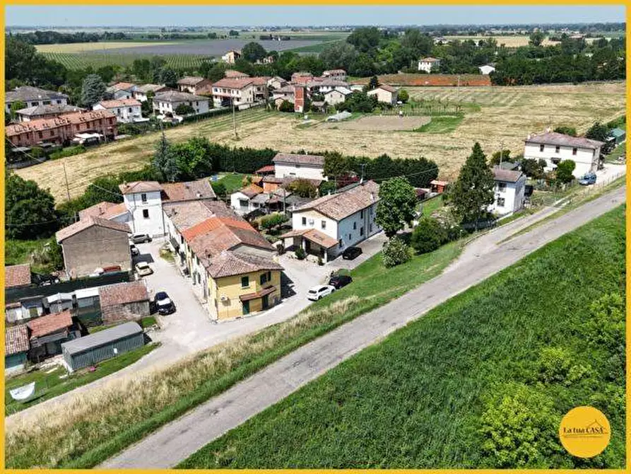 Immagine 3 di Villetta a schiera in vendita  in Via Confine Inferiore 141 - 143 a Molinella