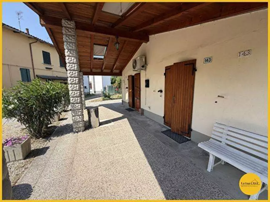 Immagine 12 di Villetta a schiera in vendita  in Via Confine Inferiore 141 - 143 a Molinella