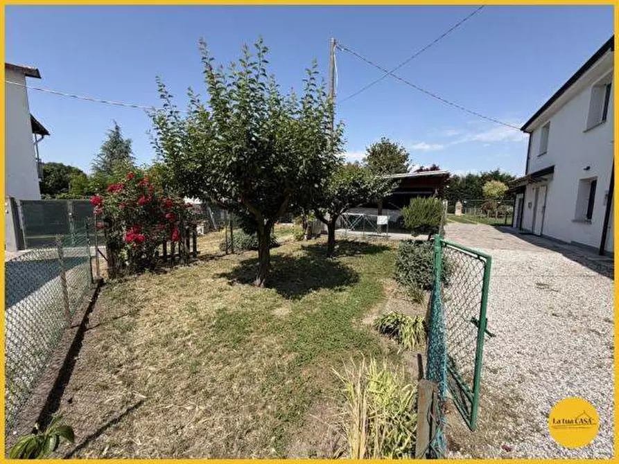 Immagine 57 di Villetta a schiera in vendita  in Via Confine Inferiore 141 - 143 a Molinella
