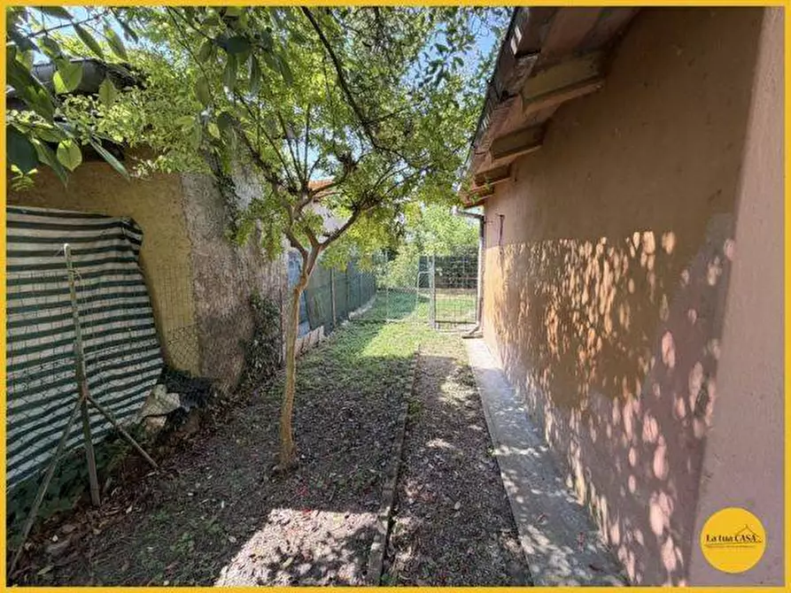 Immagine 61 di Villetta a schiera in vendita  in Via Confine Inferiore 141 - 143 a Molinella