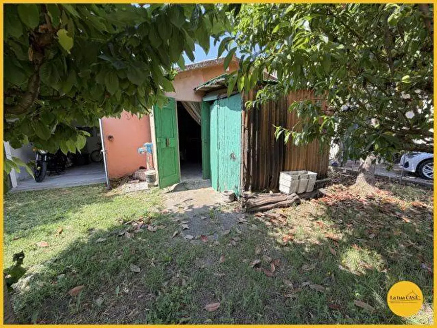Immagine 63 di Villetta a schiera in vendita  in Via Confine Inferiore 141 - 143 a Molinella