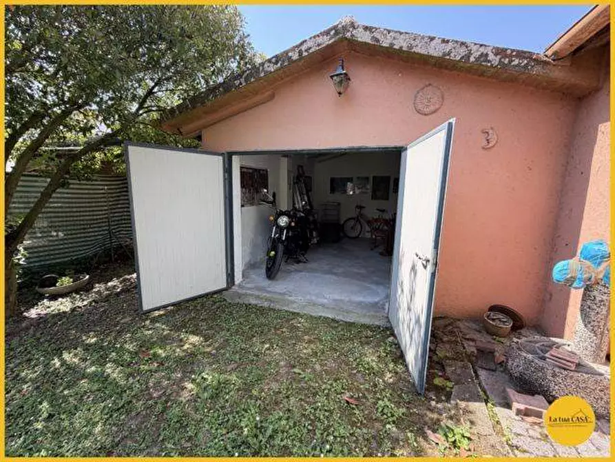 Immagine 65 di Villetta a schiera in vendita  in Via Confine Inferiore 141 - 143 a Molinella