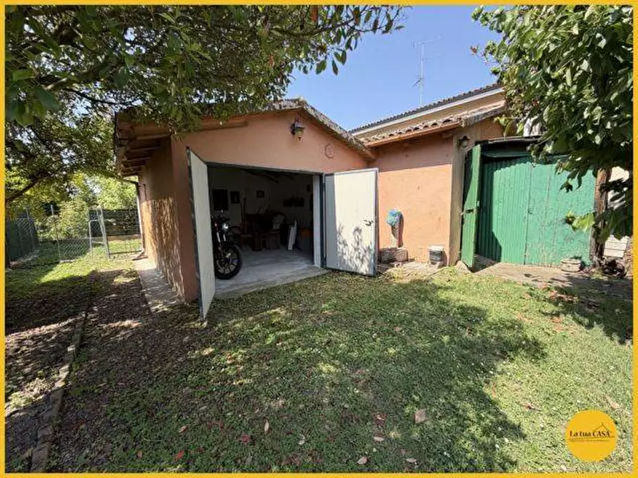 Immagine 66 di Villetta a schiera in vendita  in Via Confine Inferiore 141 - 143 a Molinella