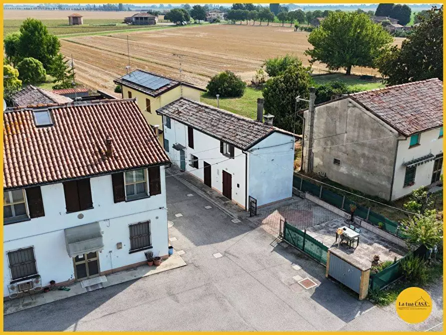 Immagine 1 di Villetta a schiera in vendita  in Via Borgo Masotti 8/1 a Argenta