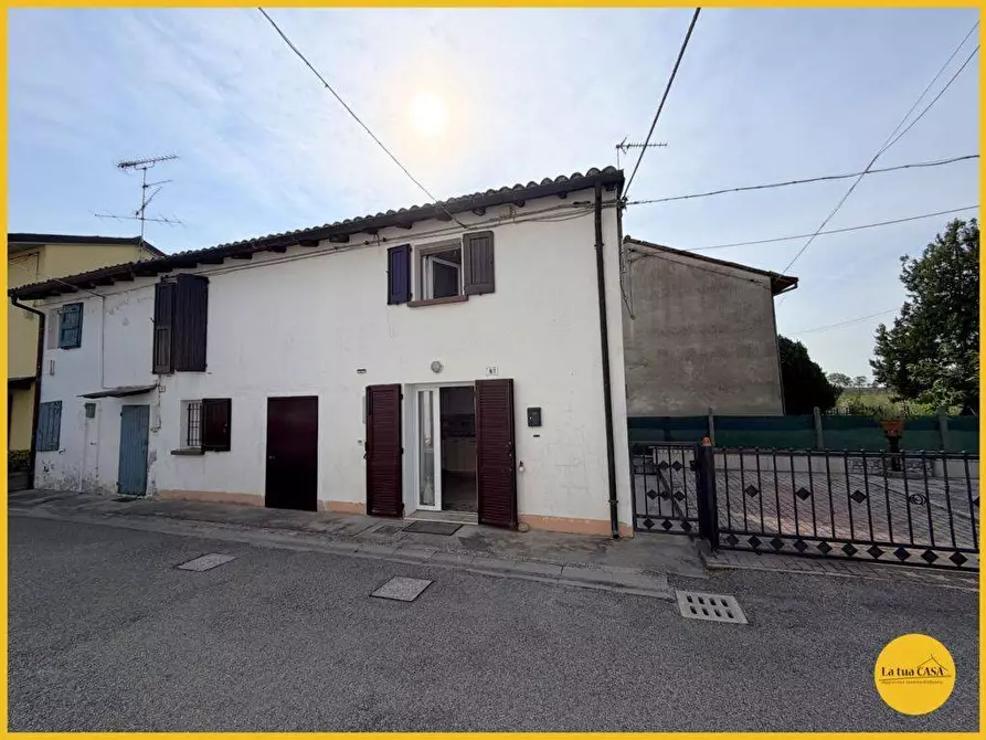 Immagine 12 di Villetta a schiera in vendita  in Via Borgo Masotti 8/1 a Argenta