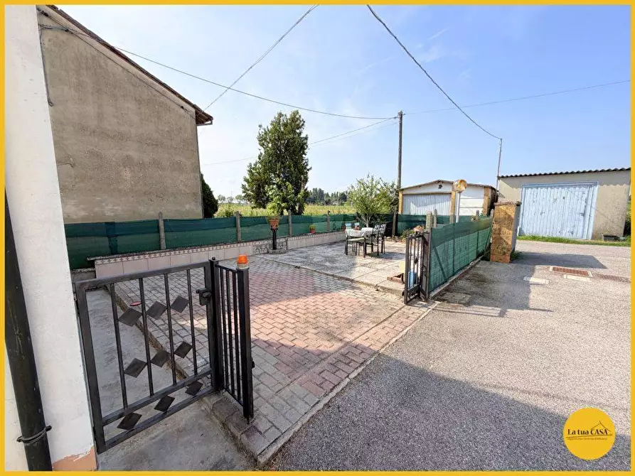 Immagine 38 di Villetta a schiera in vendita  in Via Borgo Masotti 8/1 a Argenta