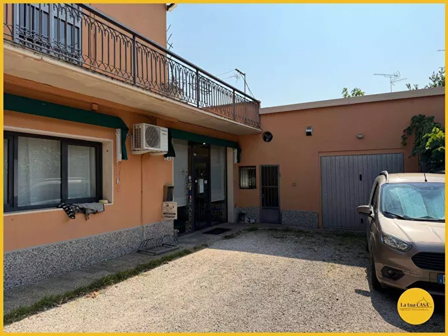 Immagine 18 di Locale commerciale in vendita  in Via dell'Unità 14 a Molinella