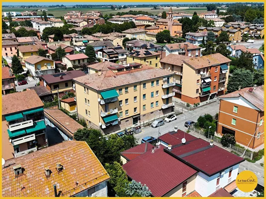 Immagine 11 di Appartamento in vendita  in via puccini 7 a Molinella